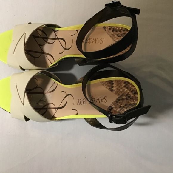 Sam and Libby black and white pattern wedge sandal size 11m. - Picture 6 of 12